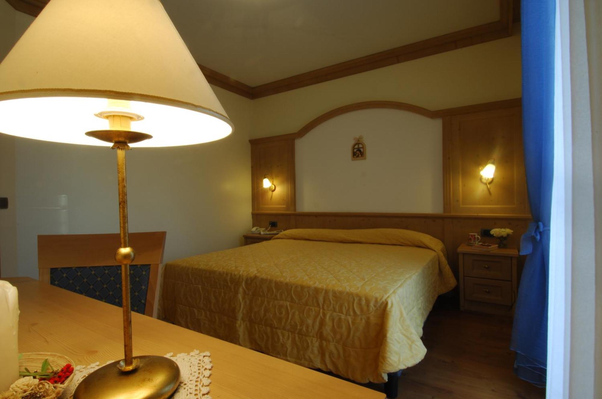 Hotel Lido - Slow & Natural Living Molveno Extérieur photo