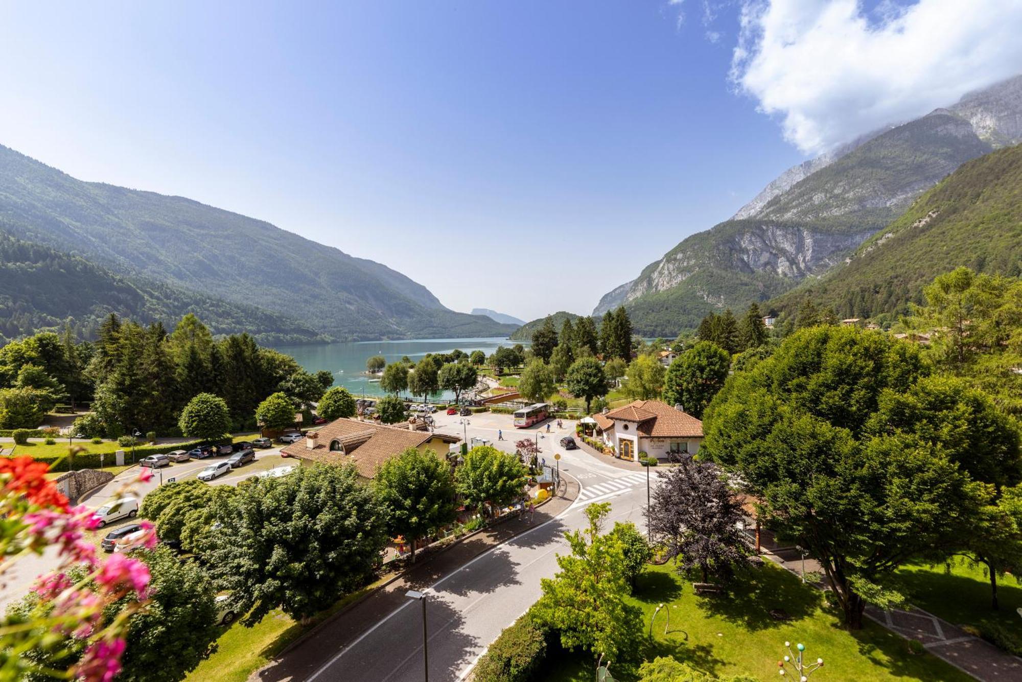 Hotel Lido - Slow & Natural Living Molveno Extérieur photo